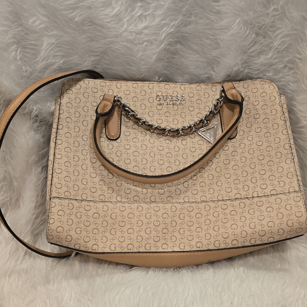 Guess Beige Signature Logo Satchel Crossbody – Chain‎ Detail